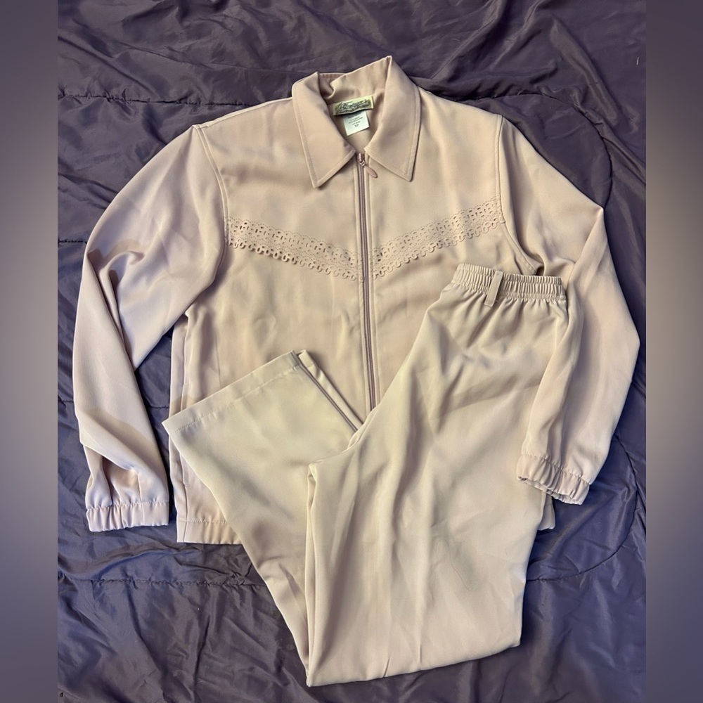 Light pink vintage track suit by Tradition size 8 matching pants and jacket - Picture 6 of 6